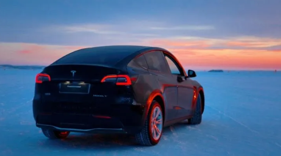 ��˹���й�